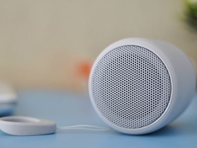 藍牙音響密封膠粘接案例，聚厲老牌生產(chǎn)廠家專業(yè)定制